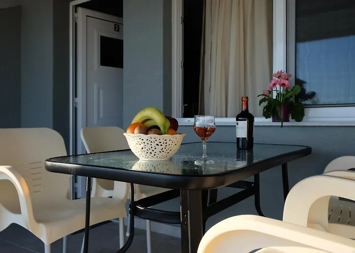 Appartamento Onar By The Sea Luxurious Flogita
